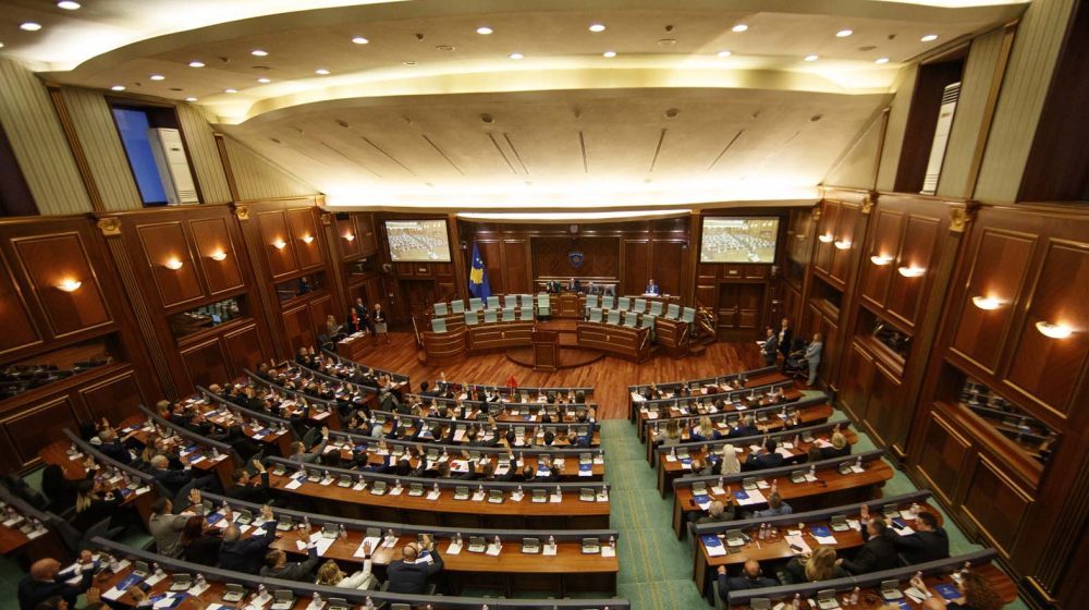 Dojče vele o Kosovu: Parlamentarna telenovela u Hičkokovom stilu 1