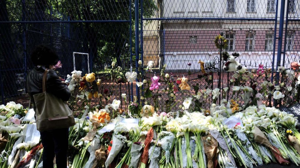 Sećanje na žrtve tragedija u Ribnikaru, Malom Orašju i Duboni: "Buđenje" i prekid programa medija 10