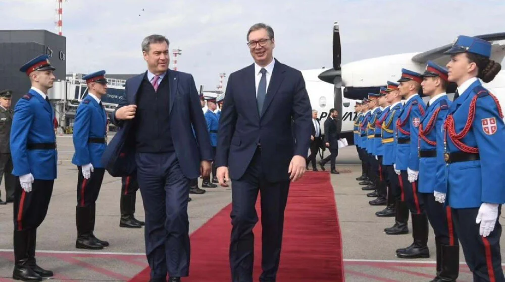 Vučić poželeo dobrodošlicu Markusu Zederu: Premijer Bavarske imao poruku u avionu 1