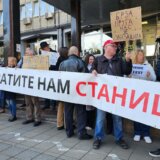 Vratite nam stanicu i voz: Meštani Čortanovaca protestuju ispred Ministarstva građevinarstva i infrastrukture 7