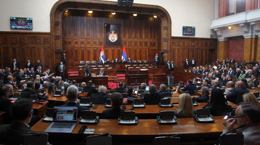 UŽIVO: Uskoro sednica Skupštine o novoj vladi, stižu kandidati za ministre 11