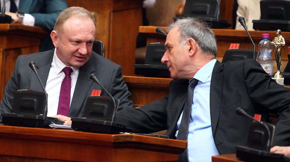 Na koliko glasova može da računa najavljena koalicija oko SSP? 8