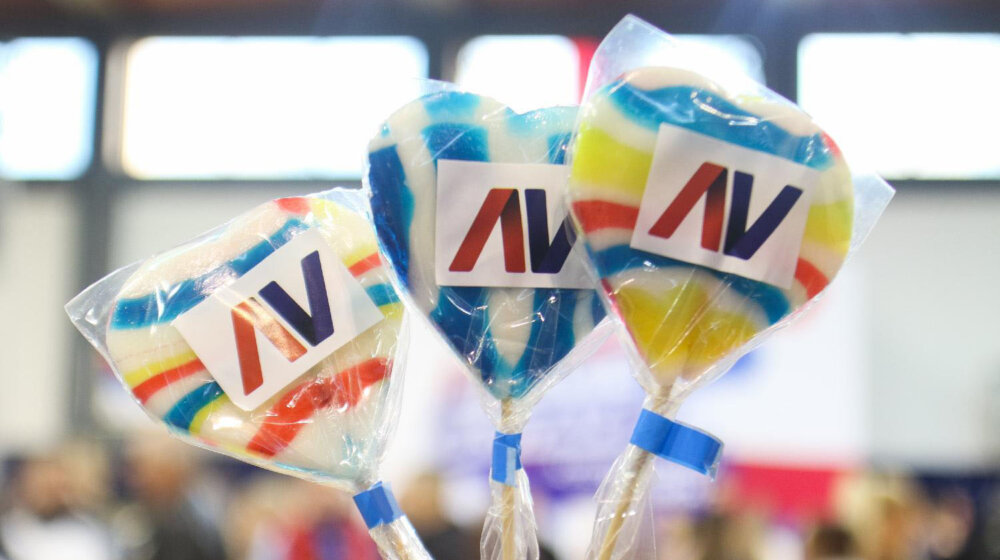 Jedan medij se izdvaja: Koliko su SNS i SPS tokom kampanje prošle godine dali novca medijima i kojim? 1