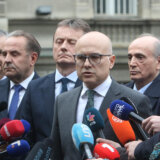 Novosti: Vučić sazvao lidere vladajuće koalicije, večeras odluka o lokalnim izborima 6