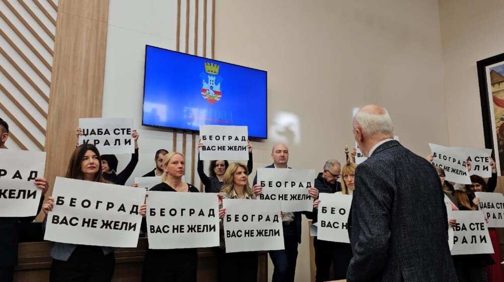 Neuspešan i drugi pokušaj konstituisanja Skupštine grada Beograda: Sednica se odlaže za nedelju, opozicija poručuje da većine nema i da slede izbori 1