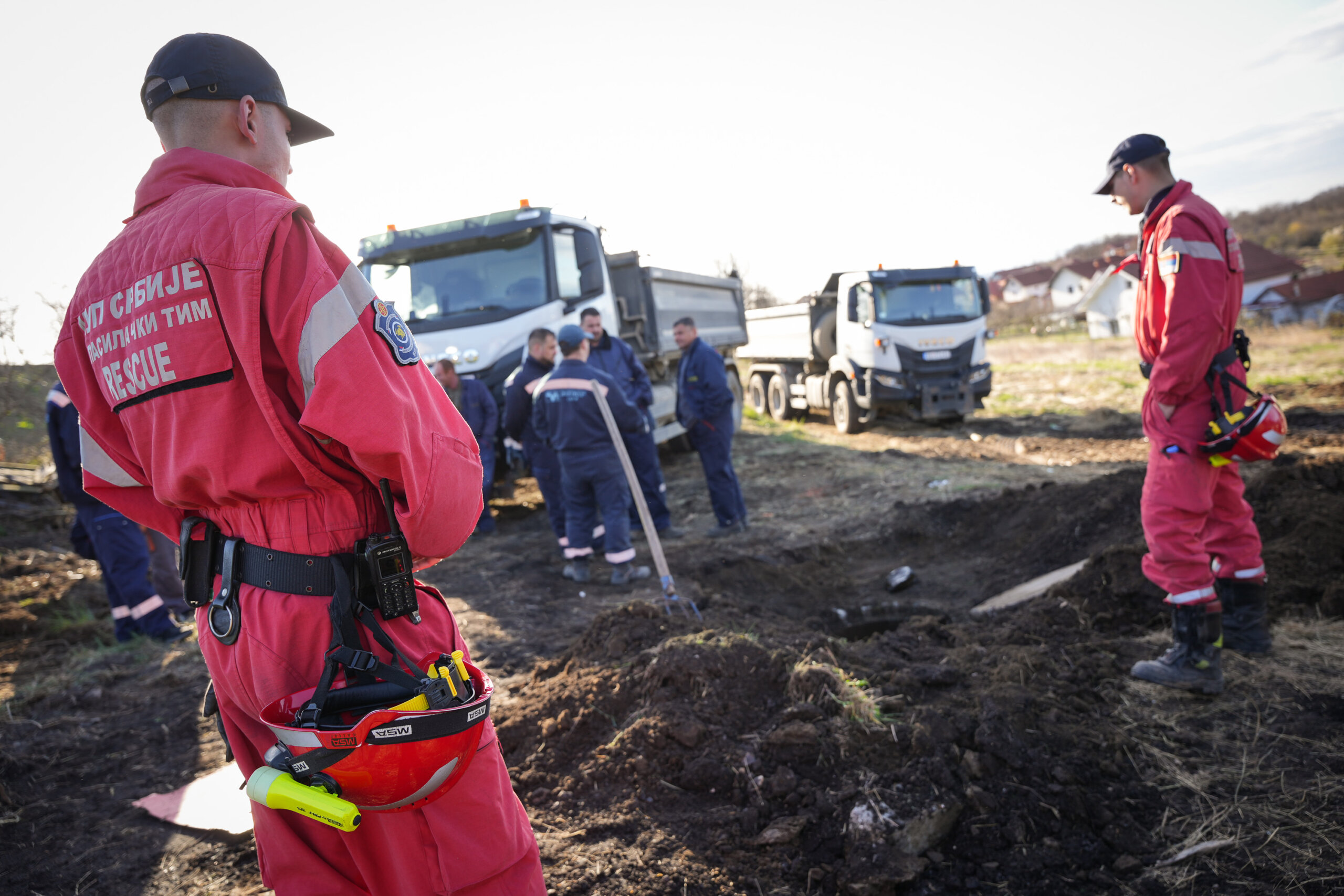 MUP se oglasio o potrazi za nestalom devojčicom: Pretraženi su tuneli, podzemni kanali i šahtovi, nisu pronađeni nikakvi tragovi (FOTO) 5