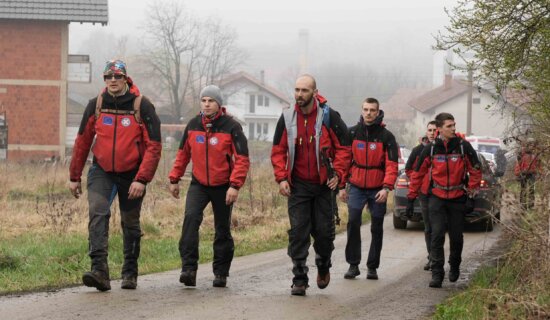 Smanjen broj policajaca u Banjskom polju, lažna uzbuna da je Danka pronađena 6