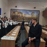 Ko je odbornik SPN koga su pokušali da preuzmu naprednjaci? 5