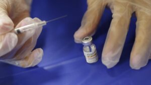 Vakcina AstraZeneka protiv kovida povučena sa evropskog tržišta