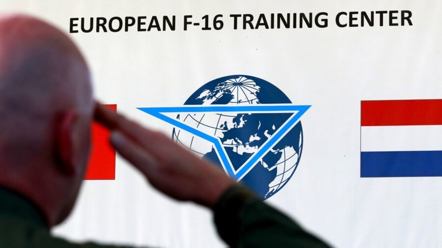 "Avioni su spremni, ukrajinski piloti se pripremaju": Od leta F16 brane nebo iznad Ukrajine 1