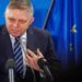 (VIDEO) Premijer Slovačke ranjen nakon sednice vlade: Robert Fico upucan nekoliko puta u grudi i abdomen 3