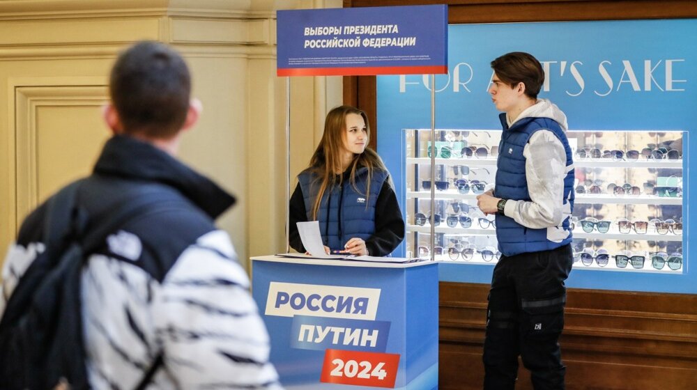 "Studentima koji odbiju da glasaju na izborima preti se prekidom studiranja": Naredba da se mladi "zaljube" u Putina 1