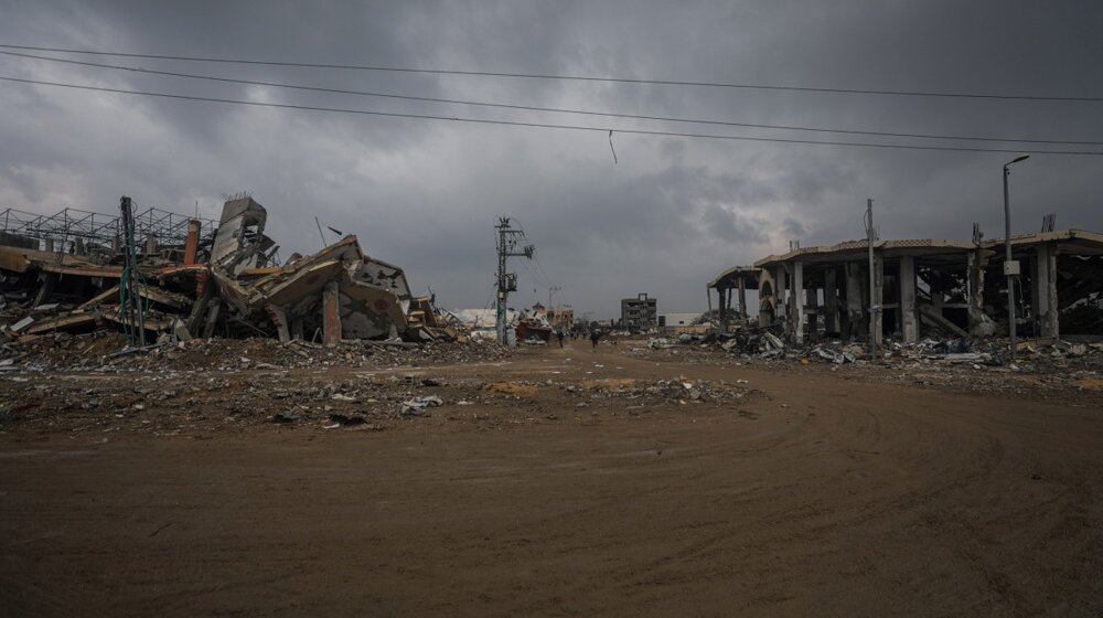 Ministarstvo zdravlja: U izraelskim napadima tokom noći u Gazi ubijeno 65 osoba, od početka rata gotovo 32.000 1