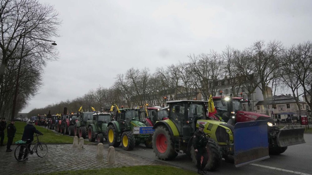 U Francuskoj poljoprivrednici i dalje nezadovoljni, žele da nastave proteste i akcije 1