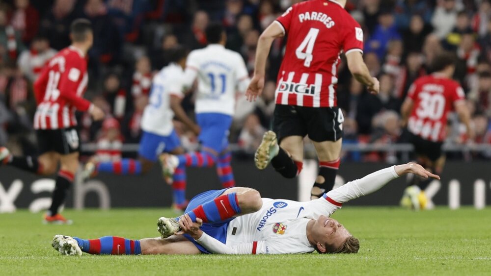 Krici i jauci i u Torinu i na San Mamesu: Ilić, De Jong i Pedri odvojeni od terena nekoliko nedelja (FOTO) 2 Krici i jauci i u Torinu i na San Mamesu: Ilić, De Jong i Pedri odvojeni od terena nekoliko nedelja (FOTO) 2