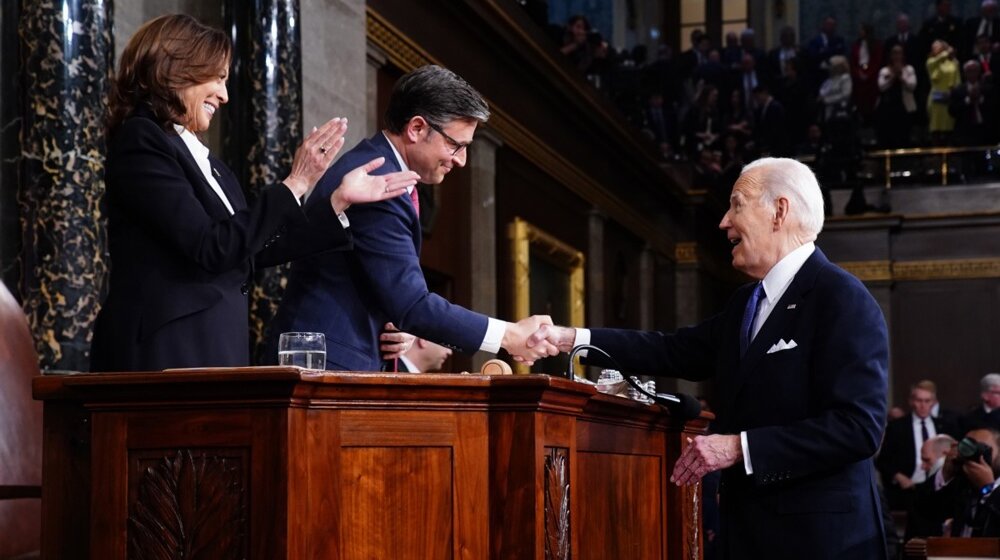 "Pokazao je da nije uveli starac već inspirativni vođa. Ali, da li će mu to biti dovoljno za reizbor?": Gardijan u analizi Bajdenovog govora o stanju Unije 1