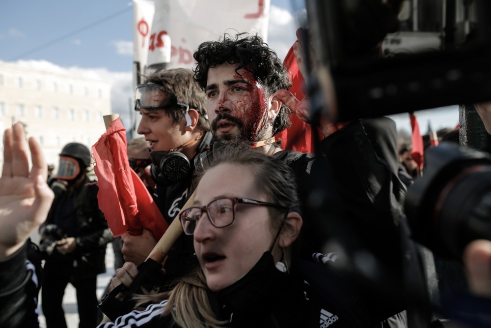 U Grčkoj sukobi tokom studentskih demonstracija protiv privatnih univerziteta, pet povređenih (FOTO) 2