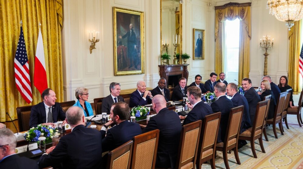 Bajden liderima Poljske: Rusija se neće zaustaviti na Ukrajini 1