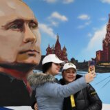 Kako su predsednički izbori u Rusiji izgledali kroz objektiv fotoaparata? (FOTO) 7