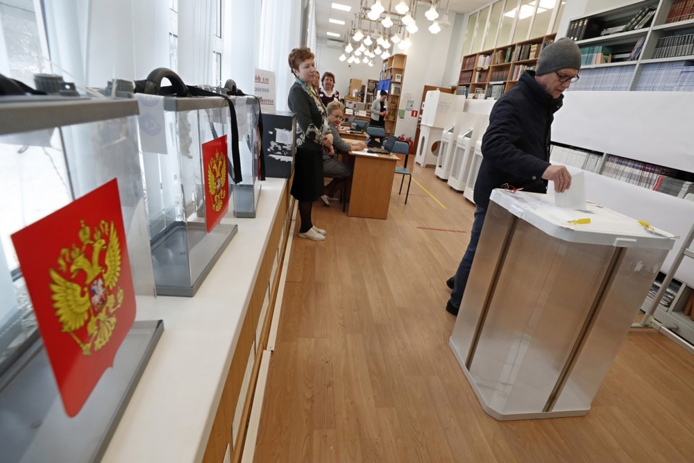 Kako su predsednički izbori u Rusiji izgledali kroz objektiv fotoaparata? (FOTO) 8