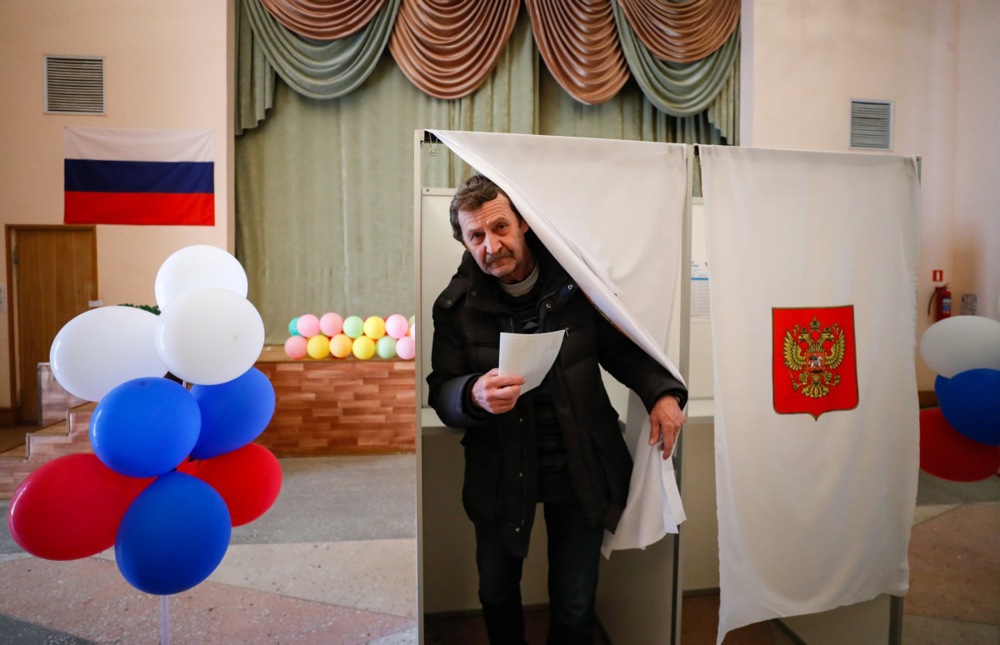 Kako su predsednički izbori u Rusiji izgledali kroz objektiv fotoaparata? (FOTO) 6