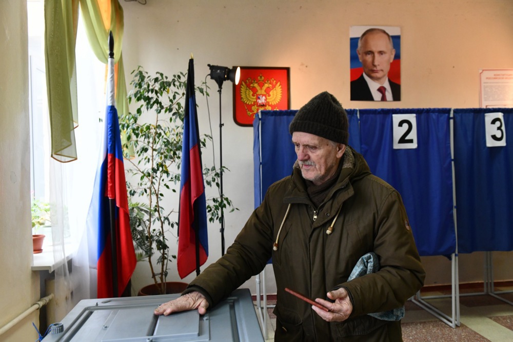 Kako su predsednički izbori u Rusiji izgledali kroz objektiv fotoaparata? (FOTO) 7