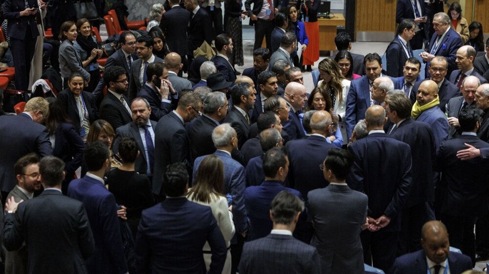 "Da li su SAD implicitno priznale da im šteti podrška vojnim ciljevima Netanjahua?": Izglasavanje rezolucije o Gazi značajan trenutak, ocenjuje Gardijan u analizi 1