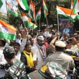 Više hiljada ljudi na mitingu u Indiji: Protiv hapšenja opozicionih lidera i podrivanja institucija 1