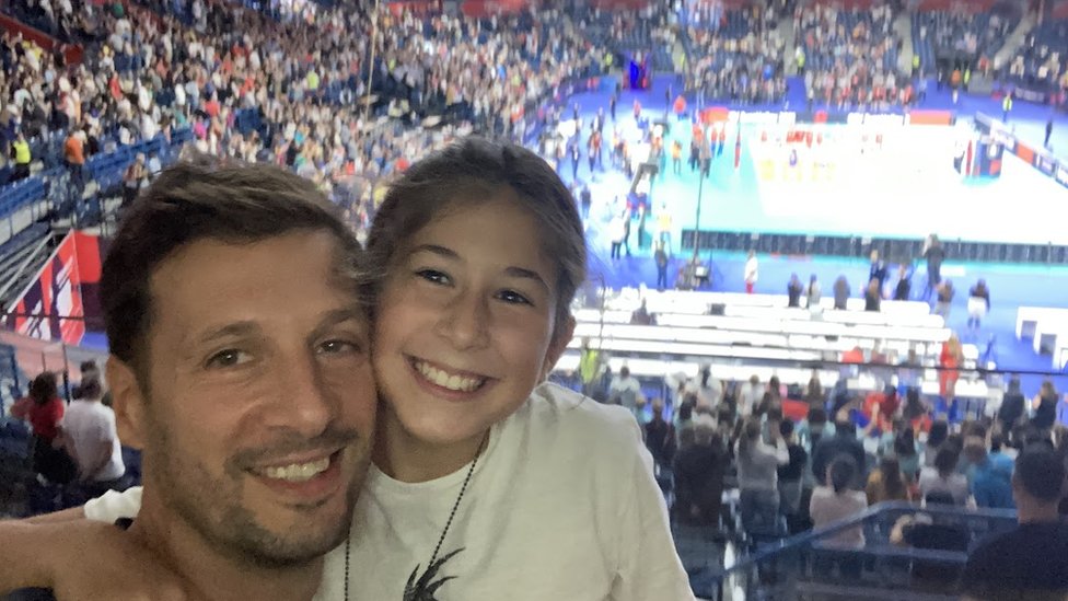 Tragedija u Beogradu: Tate i ćerke iz „Ribnikara", od najveće ljubavi do nesagledive tuge 3 Ivan i Ana na utakmici