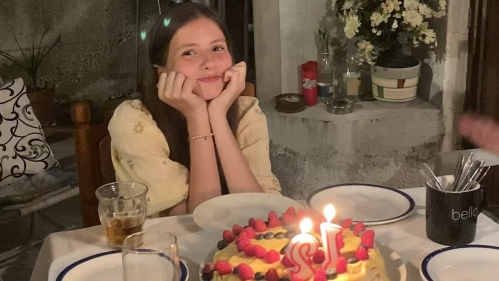 Tragedija u Beogradu: Tate i ćerke iz „Ribnikara", od najveće ljubavi do nesagledive tuge 7 Poslednji rođendan