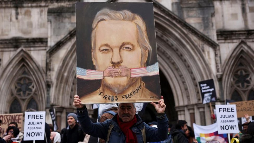 Supporters of Julian Assange outside High Court, Feb 20, 2024