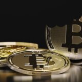 Pored banaka koje masovno kupuju bitkoine, ko su još „kitovi bitkoina“ 5