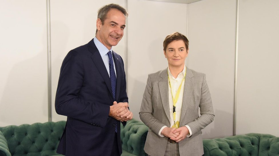 Srbija i politika: Premijerka Ana Brnabić postala predsednica skupštine, šta to govori o podeli vlasti 2 Brnabić i dalje obavlja premijerske polsove, susret sa grčkim premijerom Micotakisom