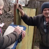 Rusija i Ukrajina: U okupiranim ukrajinskim regionima, naoružani ljudi donose glasačke kutije na vrata za ruske izbore 5
