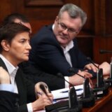 Narodna skupština: I dalje bez glasanja o izboru Ane Brnabić, u klupama svađe i stihovi 8
