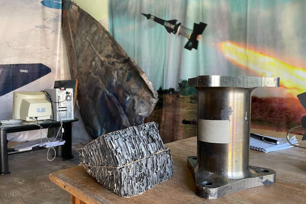 Neki delovi aviona koje je Zoltan Dani sačuvao