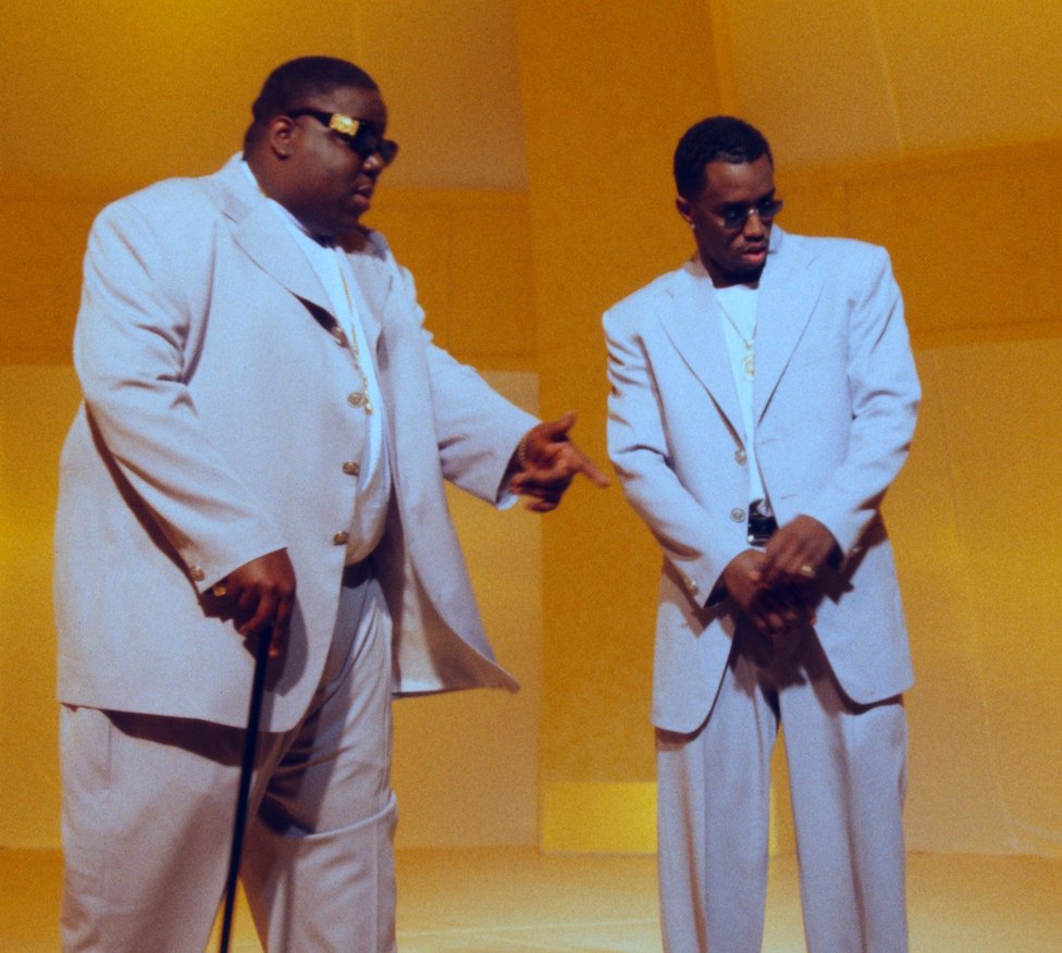 Šon „Didi” Kombs i muzika: Šta sve znamo o nizu optužbi za seksualno zlostavljanje protiv slavnog repera 5 The Notorious B.I.G. and Puff Daddy (as he was then known) on the set of the Hypnotize music video in 1997