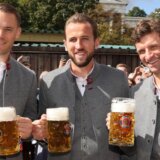 Evropsko prvenstvo u fudbalu 2024: Britanski navijači upozoreni o jačini nemačkog piva, „pijte umereno" 9