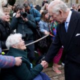 Kraljevska porodica: Kralj Čarls se pojavio u javnosti na uskršnjoj verskoj službi 5