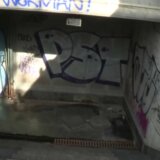 Podzemni prolaz kod Vukovog spomenika – fekalije, smeće, rupe, mrak (VIDEO) 1