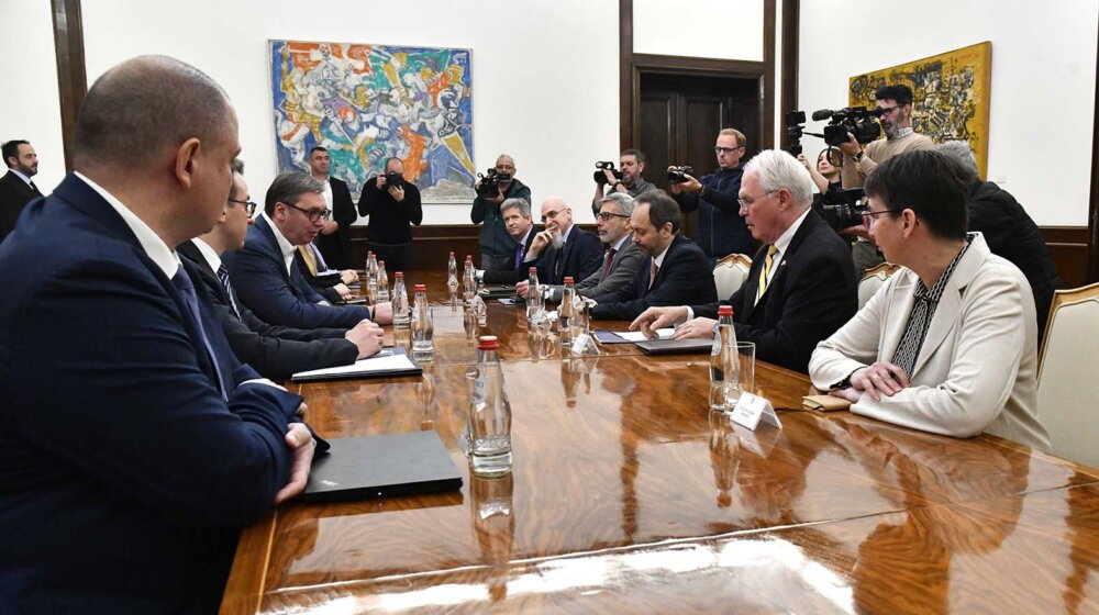 Počeo sastanak predsednika Aleksandra Vučića sa ambasadorima zemalja Kvinte 1