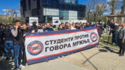 Blokiran Filozofski fakultet u Novom Sadu zbog "govora mržnje": Nastavlja se kampanja protiv Dinka Gruhonjića (VIDEO) 4