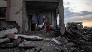 Lokalno stanovništvo tvrdi: Izrael izveo vazdušne napade na Rafu