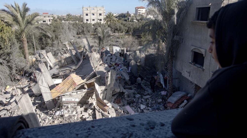 Najmanje 17 osoba poginulo u izraelskom napadu iz vazduha na jug Gaze 1