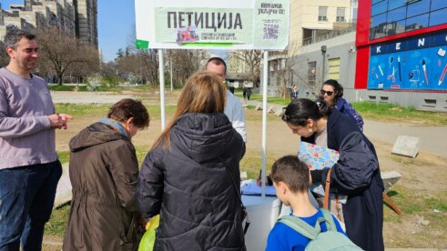 Peticija, Blok 63 Protiv betonizacije blokova: Stanari Bloka 63 organizovali potpisivanje peticije (FOTO) 4