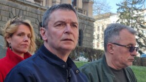 Aleksandar Jovanović Ćuta: Ako vec izlazite na izbore, zašto smo se onda razilazili