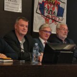 "Dobro veče i pomaže Bog svima, mi smo snaga iz naroda": Reporterka Danasa na tribini o predstojećim izborima 3