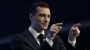 Lider francuske desnice Žordan Bardela pobedio bi na narednim predsedničkim izborima bez obzira ko bi bili protivkandidati, pokazuju rezultati ankete.