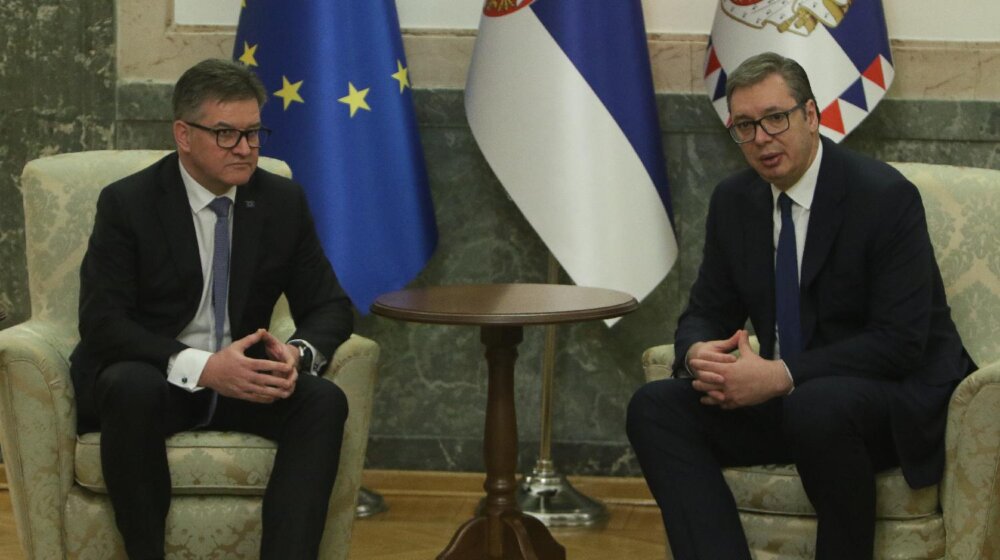 Vučić sa Lajčakom o životu Srba na Kosovu 1