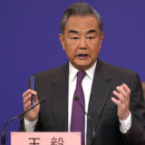 Vučić sa kineskim ministrom spoljnih poslova razgovarao o situaciji na Kosovu 8